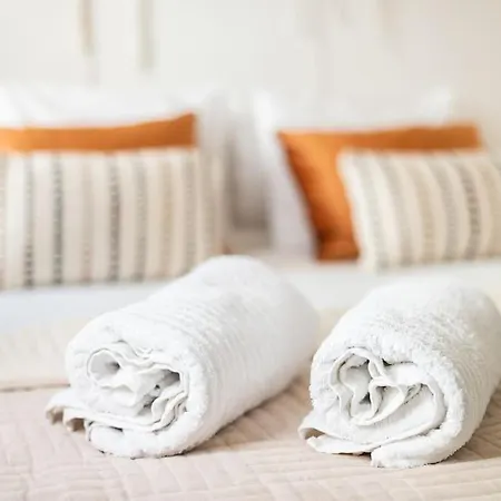 The White Principe Real Apartment Lissabon